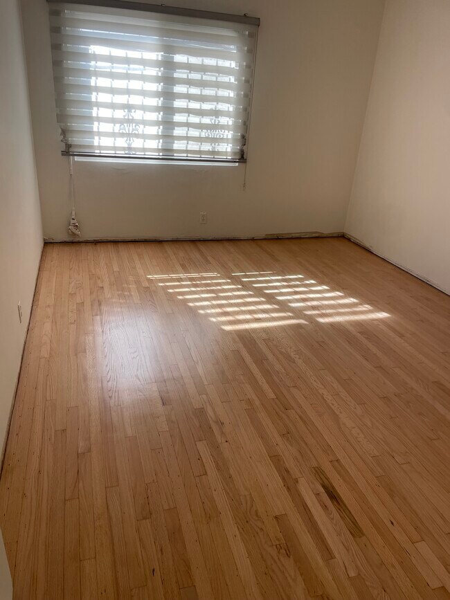 Building Photo - 10513 Crenshaw Blvd