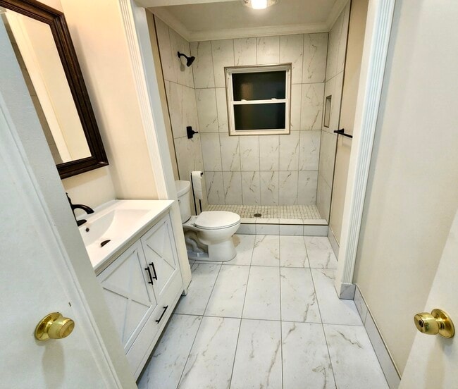 Building Photo - 5055 Inniswold Rd