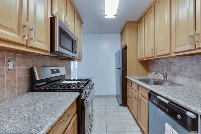 Building Photo - 101 Jackson Ave