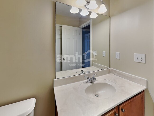 Building Photo - 228 Pearson Pl