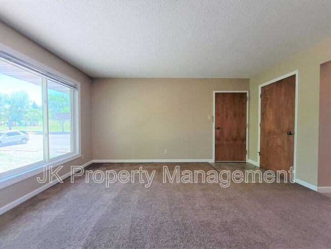 Building Photo - 4609 5th Ave S