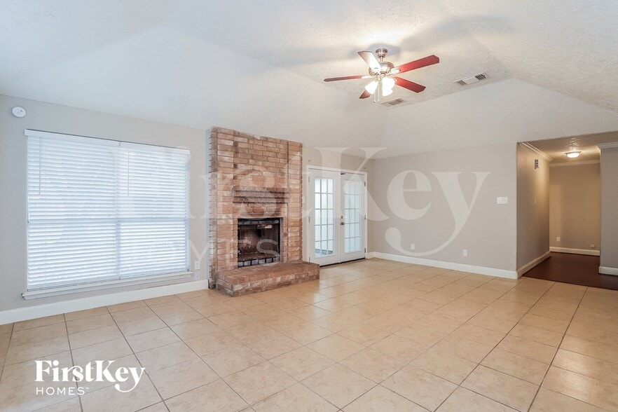 Building Photo - 2922 Laurelridge Dr