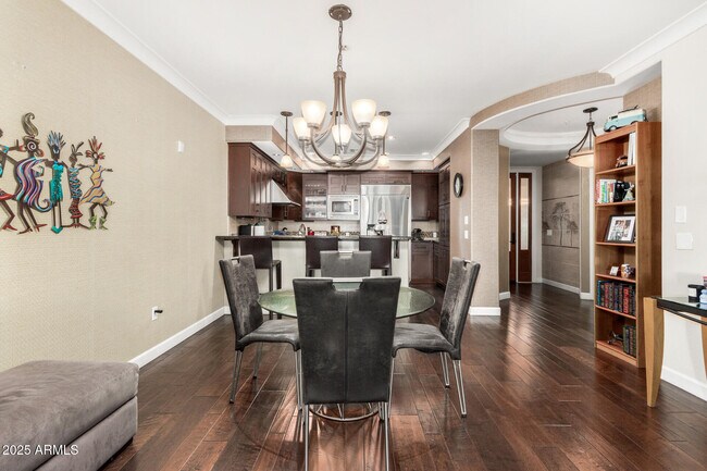 Building Photo - 4909 N Woodmere Fairway