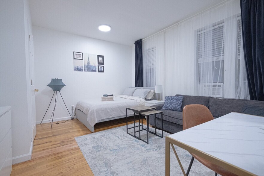 Building Photo - 317 E 75th St