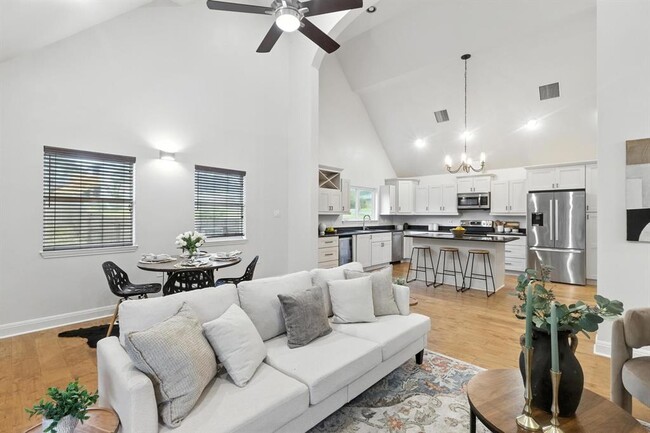 Building Photo - 12705 Burson Dr