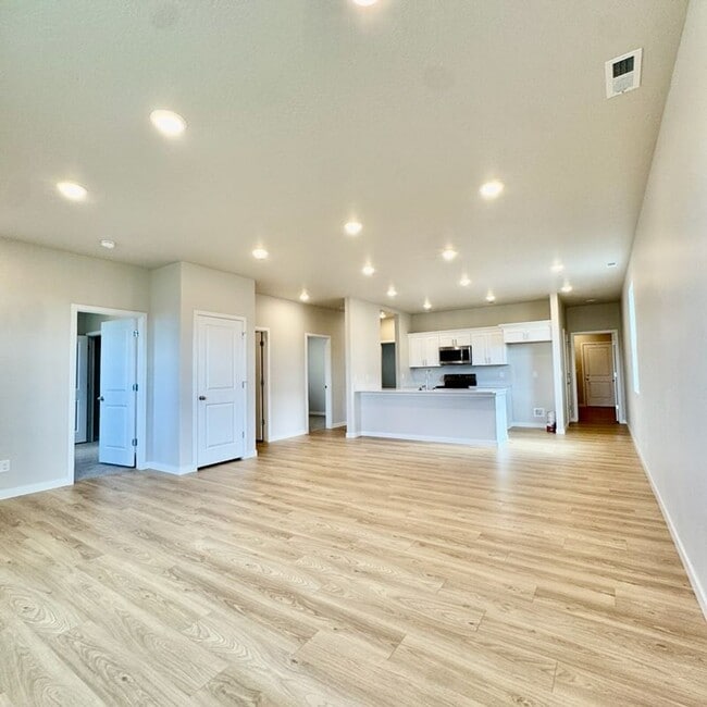Building Photo - Beautiful Brand New Home!