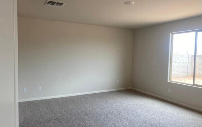 Building Photo - 816 Silvercreek Ln