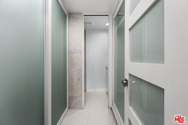 Building Photo - 1333 S Beverly Glen Blvd