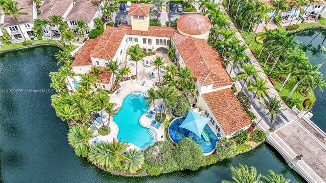 Building Photo - 3015 NE 208th St