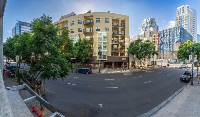 Building Photo - 1025 Island Ave