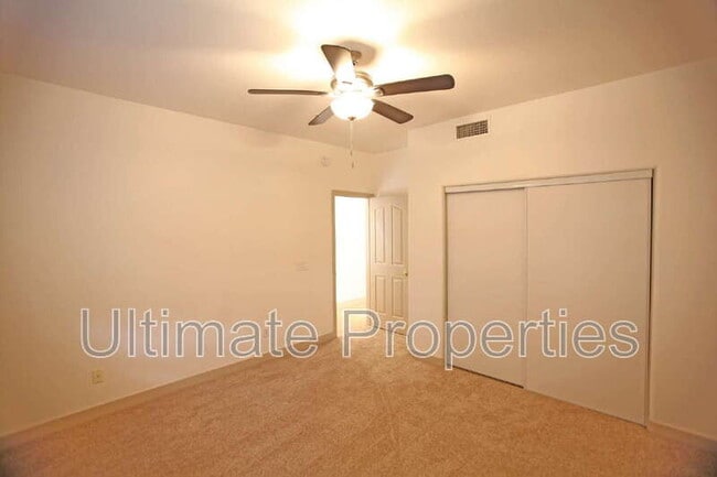 Building Photo - 13872 E Kalil Dr