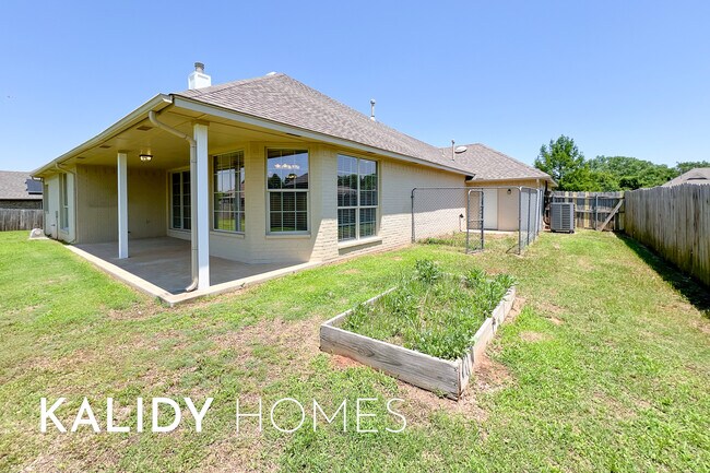 Building Photo - 3817 Kindle Ln
