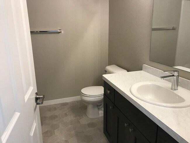 Building Photo - 4 bed 3 bath Single Family Home