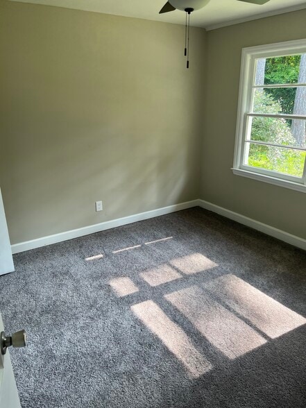 Building Photo - 844 Pierce Ave