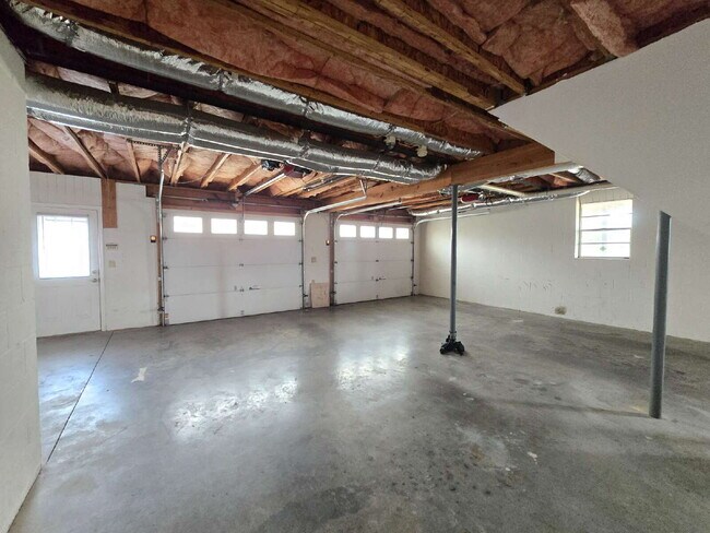 Building Photo - 991 Haggard Dr