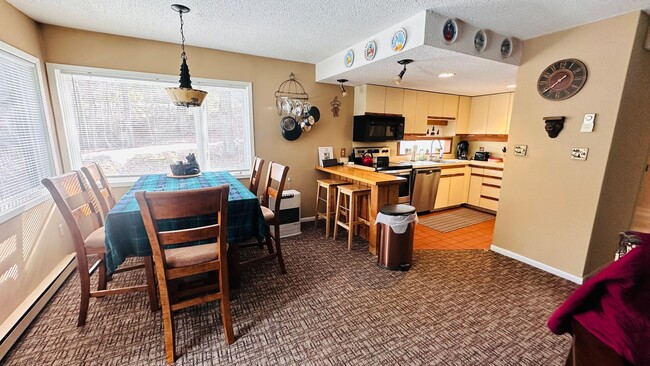 Building Photo - Seasonal 6 Month Lease Available!  $1,700/ mo Charming Two-Bedroom Condo in Waterville, NH!