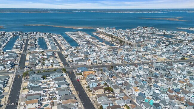 Building Photo - 65 Grand Central Ave