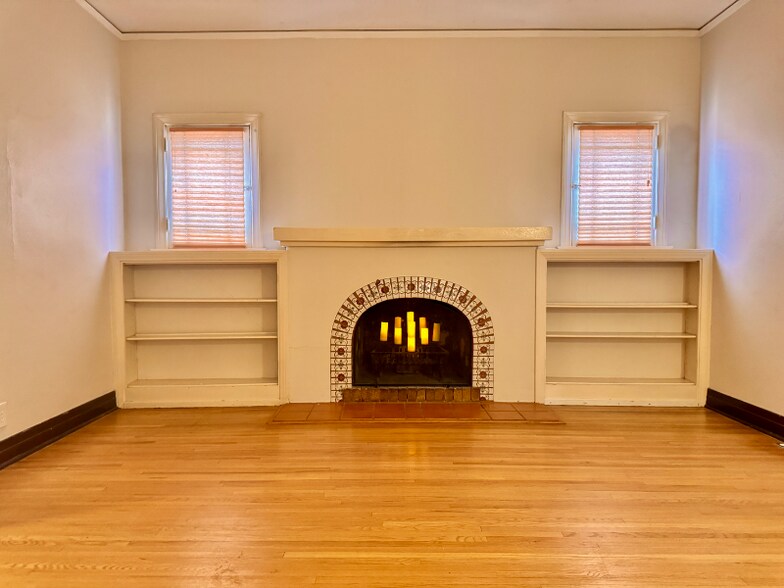 Building Photo - 933 11th St NW