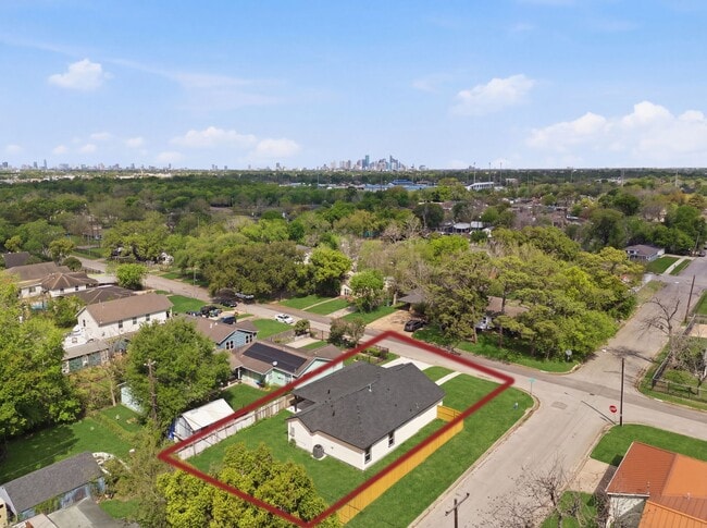 Building Photo - 7040 Kinney St