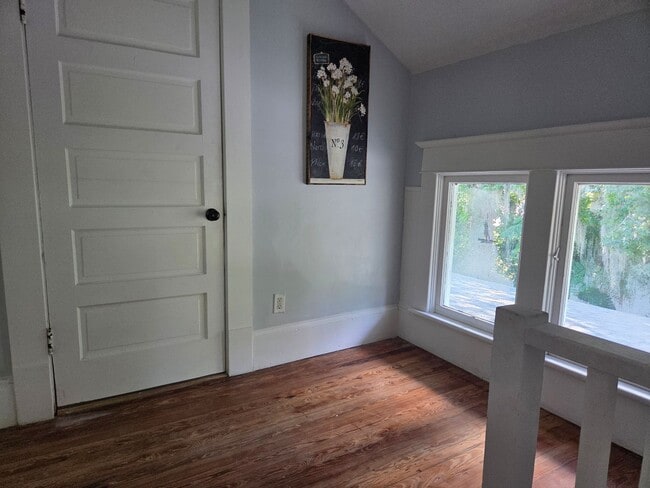 Building Photo - Move in Ready Historic Home in Downtown Cl...