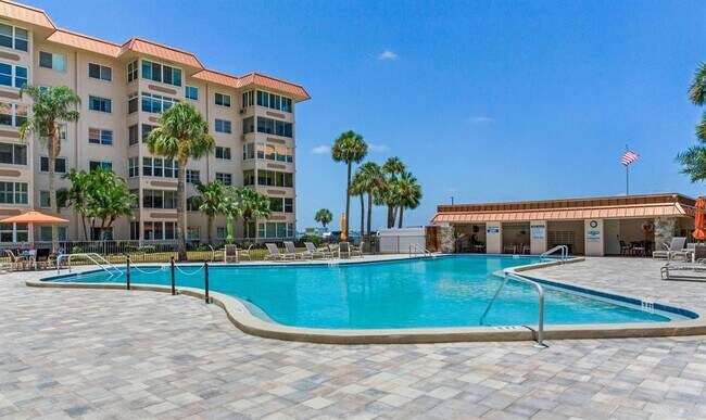 Building Photo - 632 Edgewater Dr