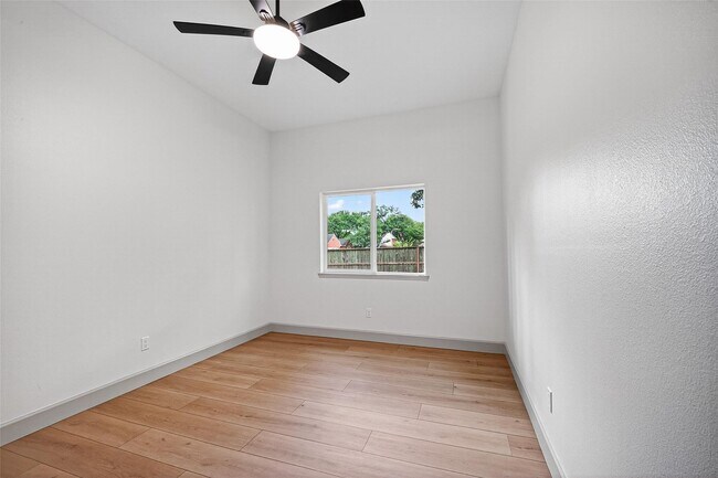 Building Photo - 1522 New Cedars Dr