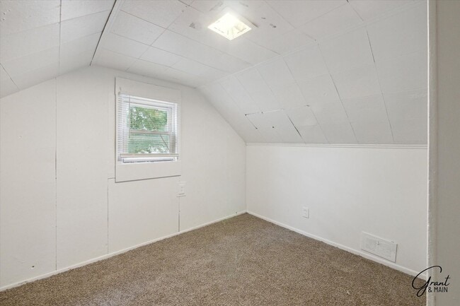 Building Photo - $1,100 Warren bungalow