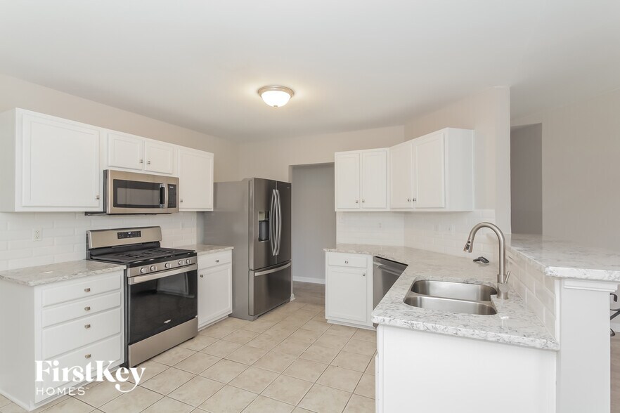 Building Photo - 7514 Lullwater Cove