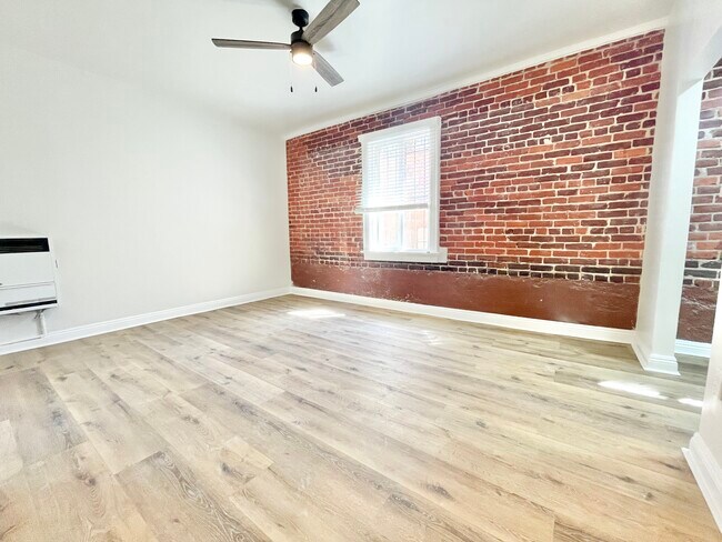 Primary Photo - 516 N Harvard Blvd Los Angeles, CA 90004