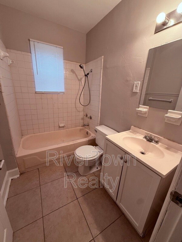 Building Photo - 1093 N Watkins St