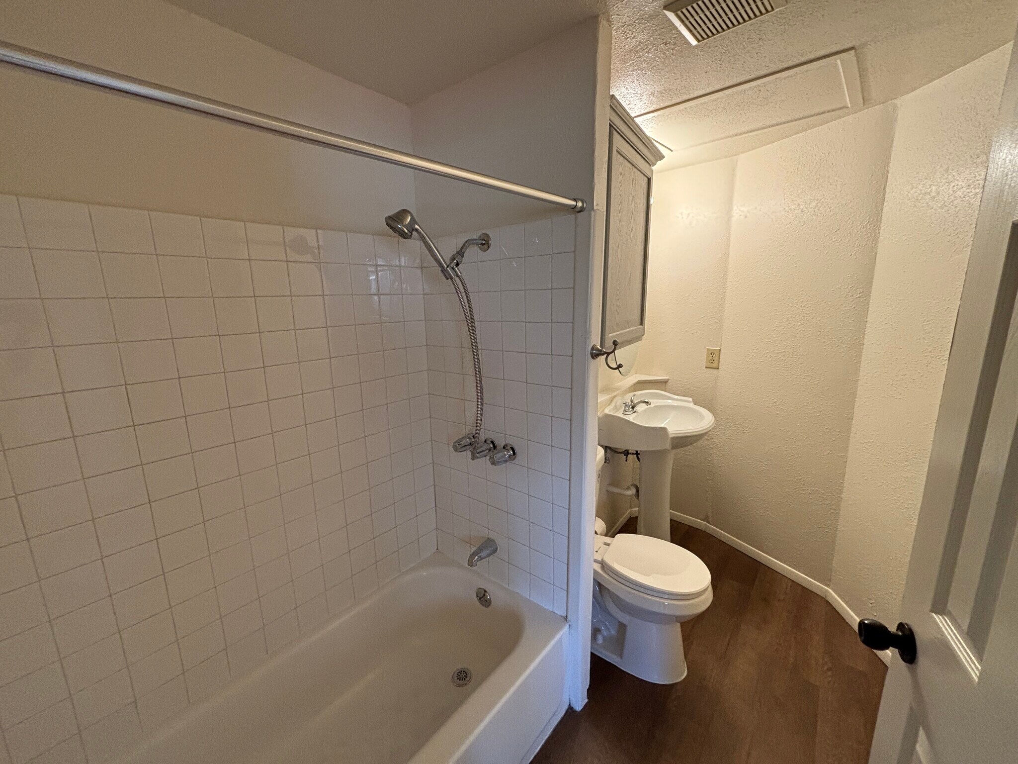 Building Photo - 4010 Pepper Dr