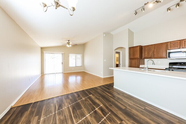 Building Photo - 13221 W Acapulco Ln