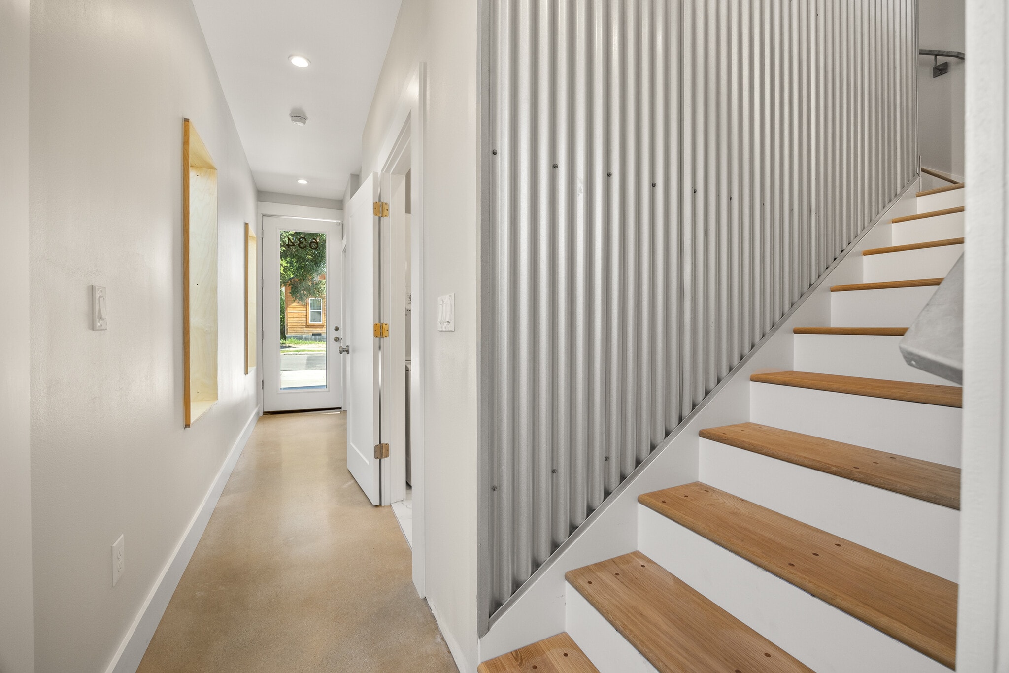 Building Photo - 626 Delaware St