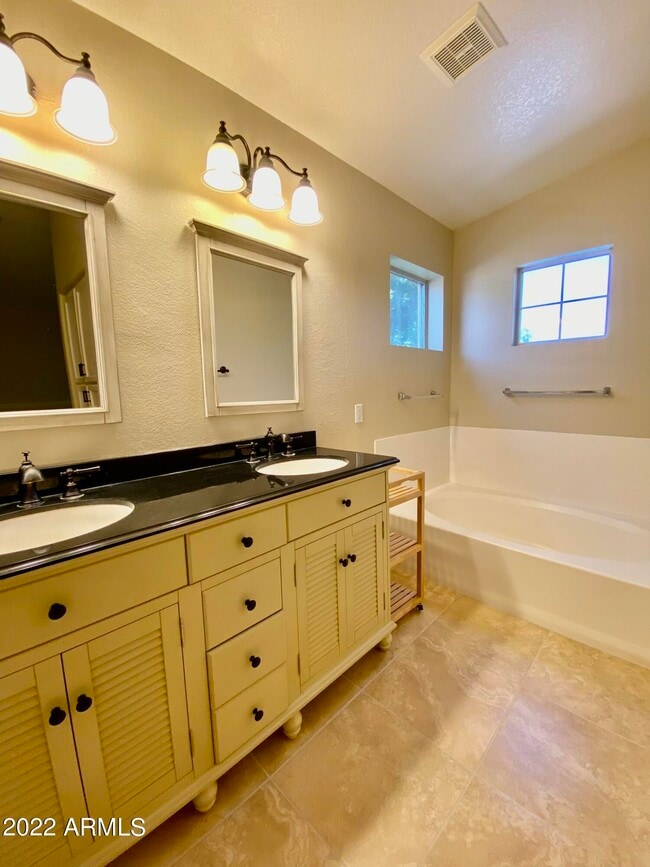 Building Photo - 3551 S Larkspur Way