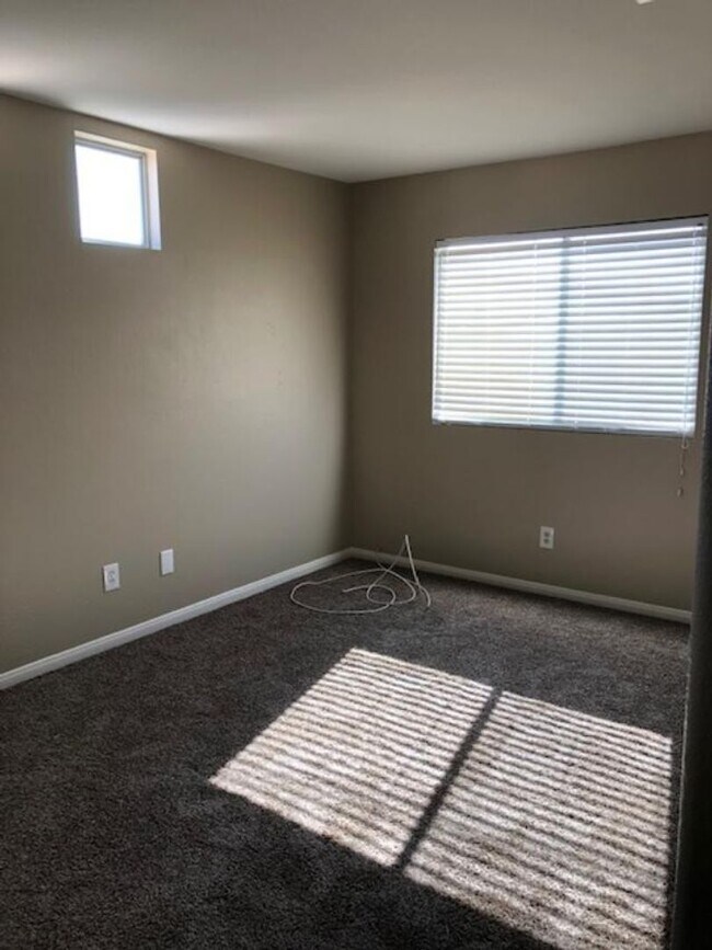 Building Photo - 4808 Lupita Ct
