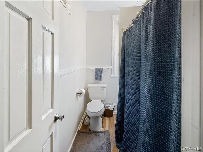 Building Photo - 16 S Stafford Ave