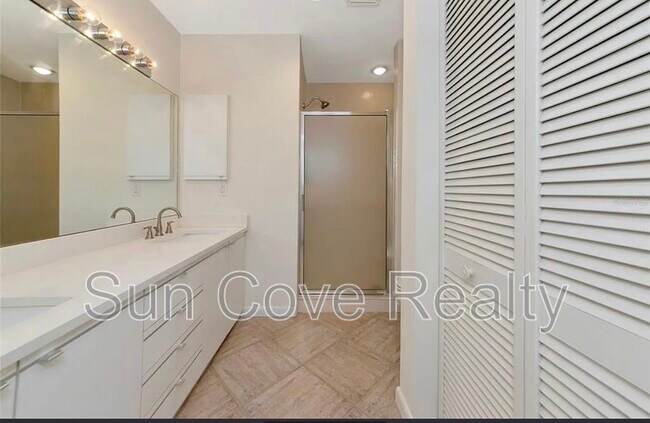 Building Photo - 4518 Ascot Cir S