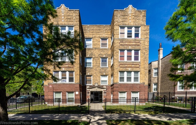 Building Photo - 4900 N Lawndale Ave