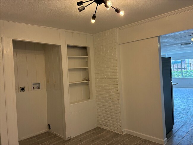 Building Photo - 2687 Marilee Ln