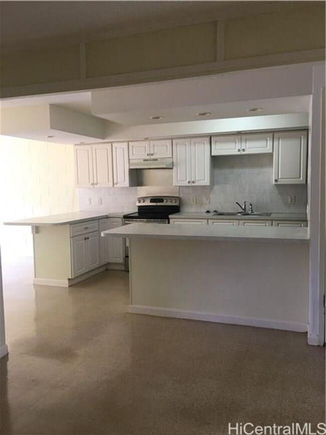 Building Photo - Single Level 4 Bedroom, 2 Full Bath with C...