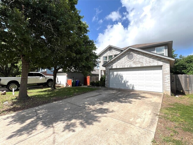 Building Photo - 2423 Glen Field Dr