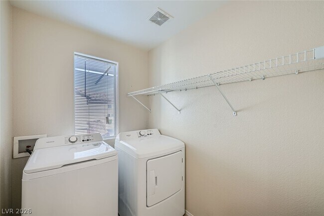 Building Photo - 3904 Badger Brook St
