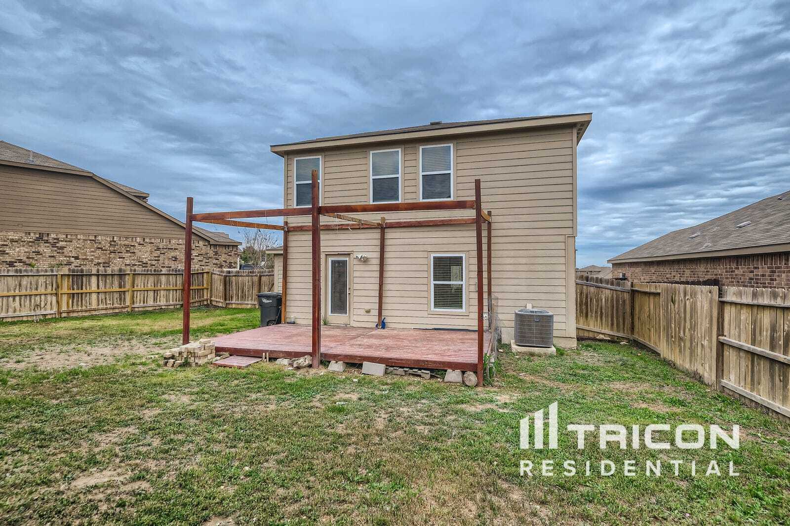 Building Photo - 6346 Daisy Way