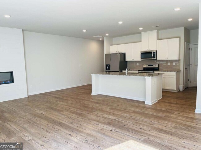 Building Photo - 160 Founders Dr