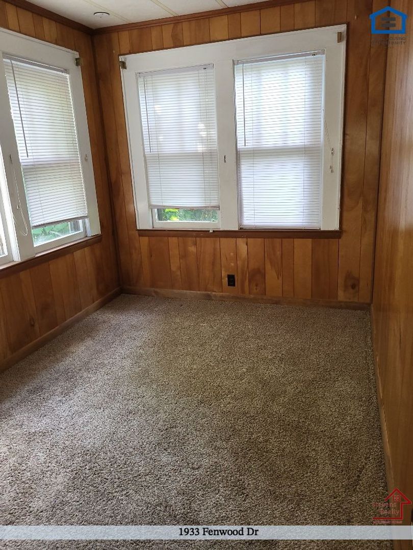 Building Photo - 1933 Fenwood Dr