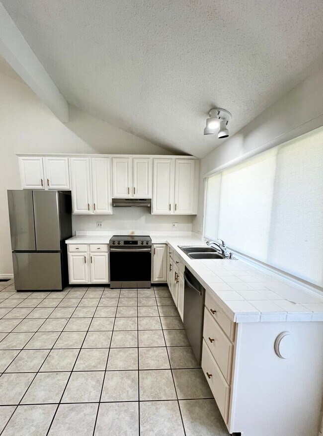 Building Photo - 1515 Mautenne Dr