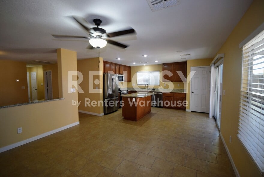 Building Photo - 5333 Iron Crossing Ave