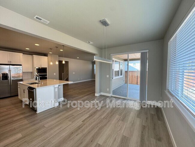 Building Photo - 3835 SW ALAVA COURT