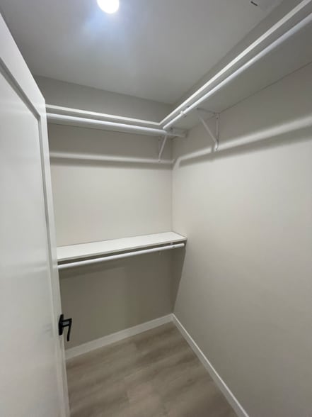 Building Photo - 8683 Haddon Ave