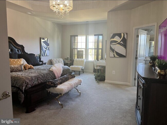 Building Photo - 7977 Independence Dr